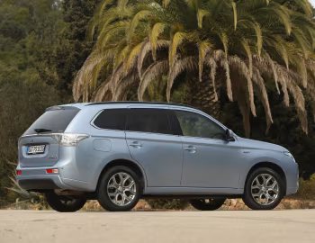 Mitsubishi Outlander PHEV [Worldwide] '2012–15