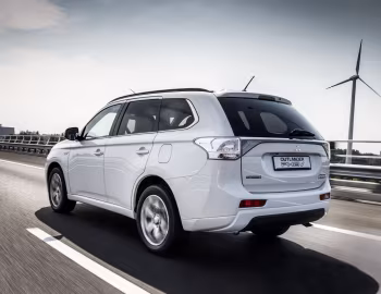 Mitsubishi Outlander PHEV [Worldwide] '2012–15