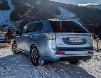 Mitsubishi Outlander PHEV [Worldwide] '2012–15