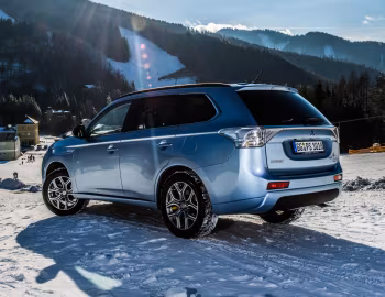 Mitsubishi Outlander PHEV [Worldwide] '2012–15