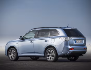 Mitsubishi Outlander PHEV [Worldwide] '2012–15