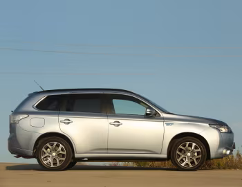 Mitsubishi Outlander PHEV [Worldwide] '2012–15