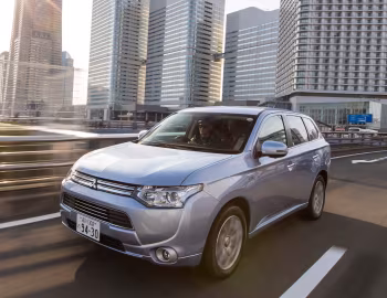 Mitsubishi Outlander PHEV [Japan] '2012–15