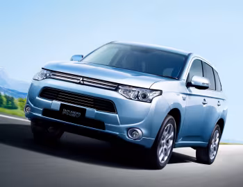 Mitsubishi Outlander PHEV [Japan] '2012–15