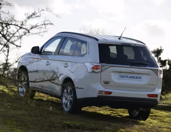 Mitsubishi Outlander [UK-spec] '2013–14