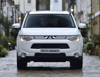Mitsubishi Outlander [UK-spec] '2013–14