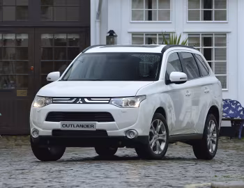 Mitsubishi Outlander [UK-spec] '2013–14