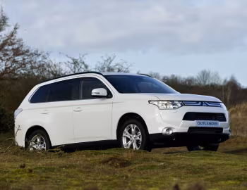 Mitsubishi Outlander [UK-spec] '2013–14