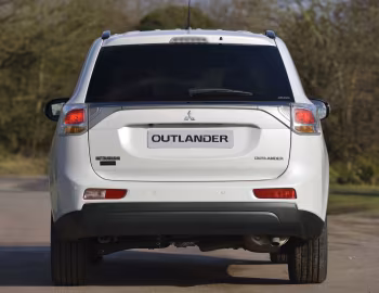 Mitsubishi Outlander [UK-spec] '2013–14