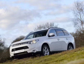 Mitsubishi Outlander [UK-spec] '2013–14