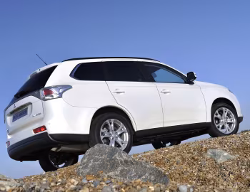 Mitsubishi Outlander [UK-spec] '2013–14