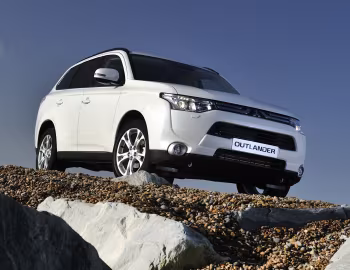 Mitsubishi Outlander [UK-spec] '2013–14