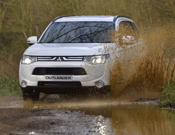 Mitsubishi Outlander [UK-spec] '2013–14