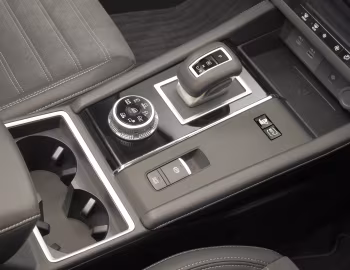 Interior Mitsubishi Outlander PHEV Aspire [Australia] '2022–25