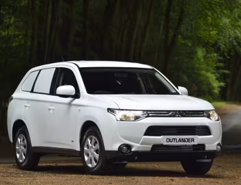 Mitsubishi Outlander Commercial [UK-spec] '2013–14