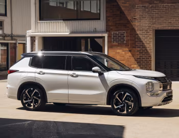 Mitsubishi Outlander Exceed [Australia] '2021–25