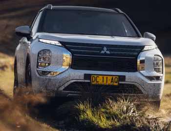 Mitsubishi Outlander Exceed [Australia] '2021–25
