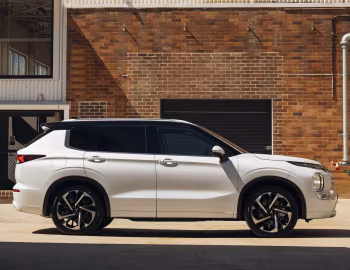 Mitsubishi Outlander Exceed [Australia] '2021–25