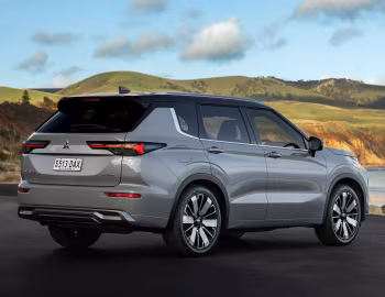 Mitsubishi Outlander Exceed Tourer [Australia] '2025–pr.