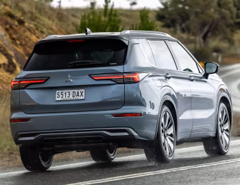 Mitsubishi Outlander Exceed Tourer [Australia] '2025–pr.