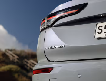 Mitsubishi Outlander Exceed Tourer [Australia] '2025–pr.