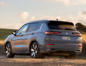 Mitsubishi Outlander Exceed Tourer [Australia] '2025–pr.