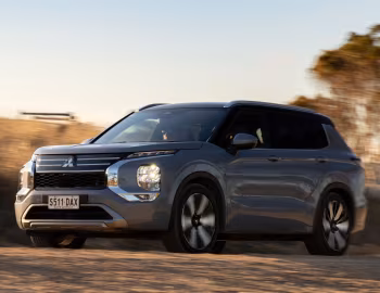 Mitsubishi Outlander Exceed Tourer [Australia] '2025–pr.