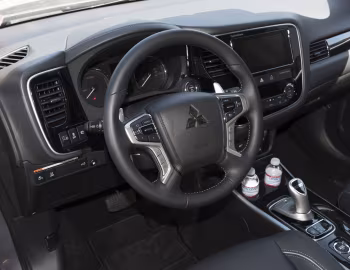 Painel frontal 2018 Mitsubishi Outlander GT PHEV [North America] '2017–18