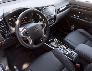 Painel frontal 2018 Mitsubishi Outlander GT PHEV [North America] '2017–18