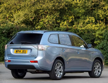 Mitsubishi Outlander GX3h 4Work [UK-spec] '2014–15