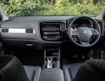 Торпедо Mitsubishi Outlander GX3h 4Work [UK-spec] '2014–15