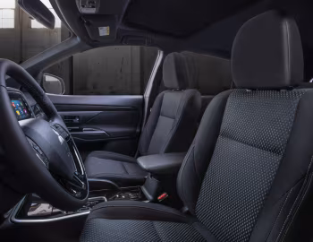 Интерьер 2018 Mitsubishi Outlander "Limited Edition" [North America] '2018