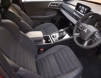 Interior Mitsubishi Outlander LS "Black Edition" [Australia] '2023–25