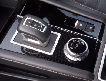 Interior Mitsubishi Outlander LS "Black Edition" [Australia] '2023–25