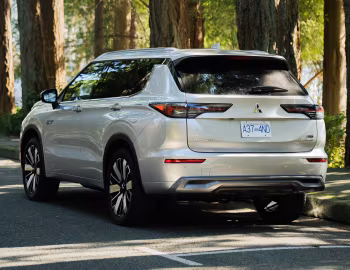 2026 Mitsubishi Outlander PHEV [North America] '2026