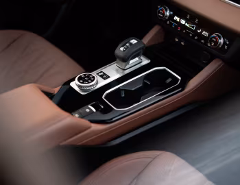 Interior 2026 Mitsubishi Outlander PHEV [North America] '2026