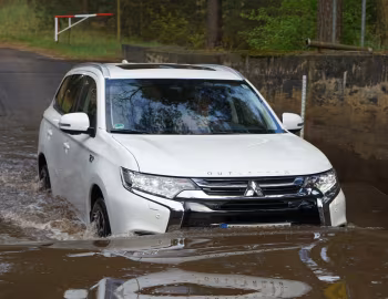 Mitsubishi Outlander PHEV [Worldwide] '2015–18