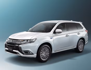 Mitsubishi Outlander PHEV [Japan] '2018–21
