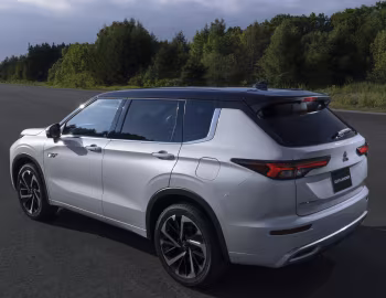 Mitsubishi Outlander PHEV [Japan] '2021–24