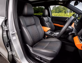 Interior Mitsubishi Outlander PHEV [Japan] '2021–24