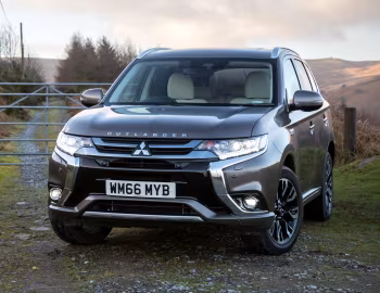 Mitsubishi Outlander PHEV [UK-spec] '2015–18