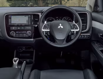Торпедо Mitsubishi Outlander PHEV [UK-spec] '2014–15