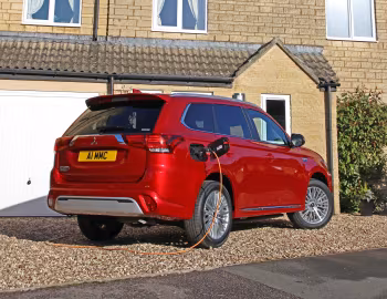 Mitsubishi Outlander PHEV [UK-spec] '2018–21
