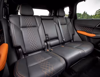 Interior Mitsubishi Outlander PHEV [Japan] '2021–24