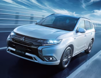 Mitsubishi Outlander PHEV [Japan] '2018–21