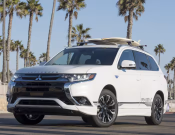 2018 Mitsubishi Outlander GT PHEV Exterior Package [North America] '2017–18