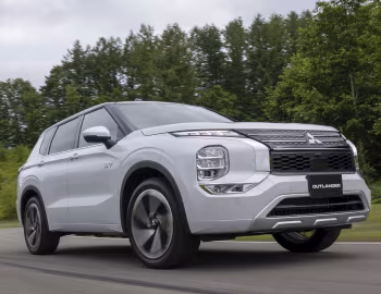 Mitsubishi Outlander PHEV [Japan] '2021–24