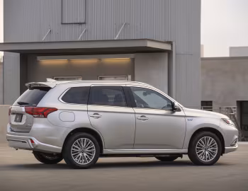 2019–22 Mitsubishi Outlander PHEV [North America] '2018–22