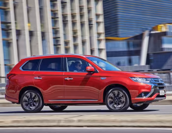Mitsubishi Outlander PHEV [Australia] '2017–18