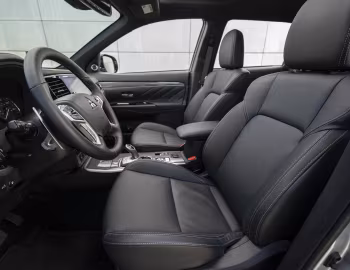 Intérieur 2019–22 Mitsubishi Outlander PHEV [North America] '2018–22